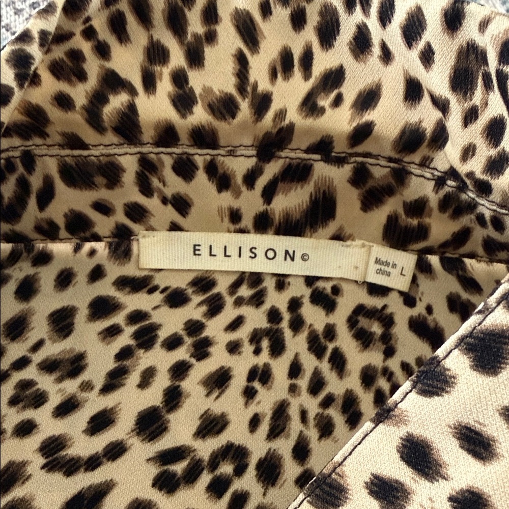 Leopard Print Button-Up Blouse - Picture 3 of 5